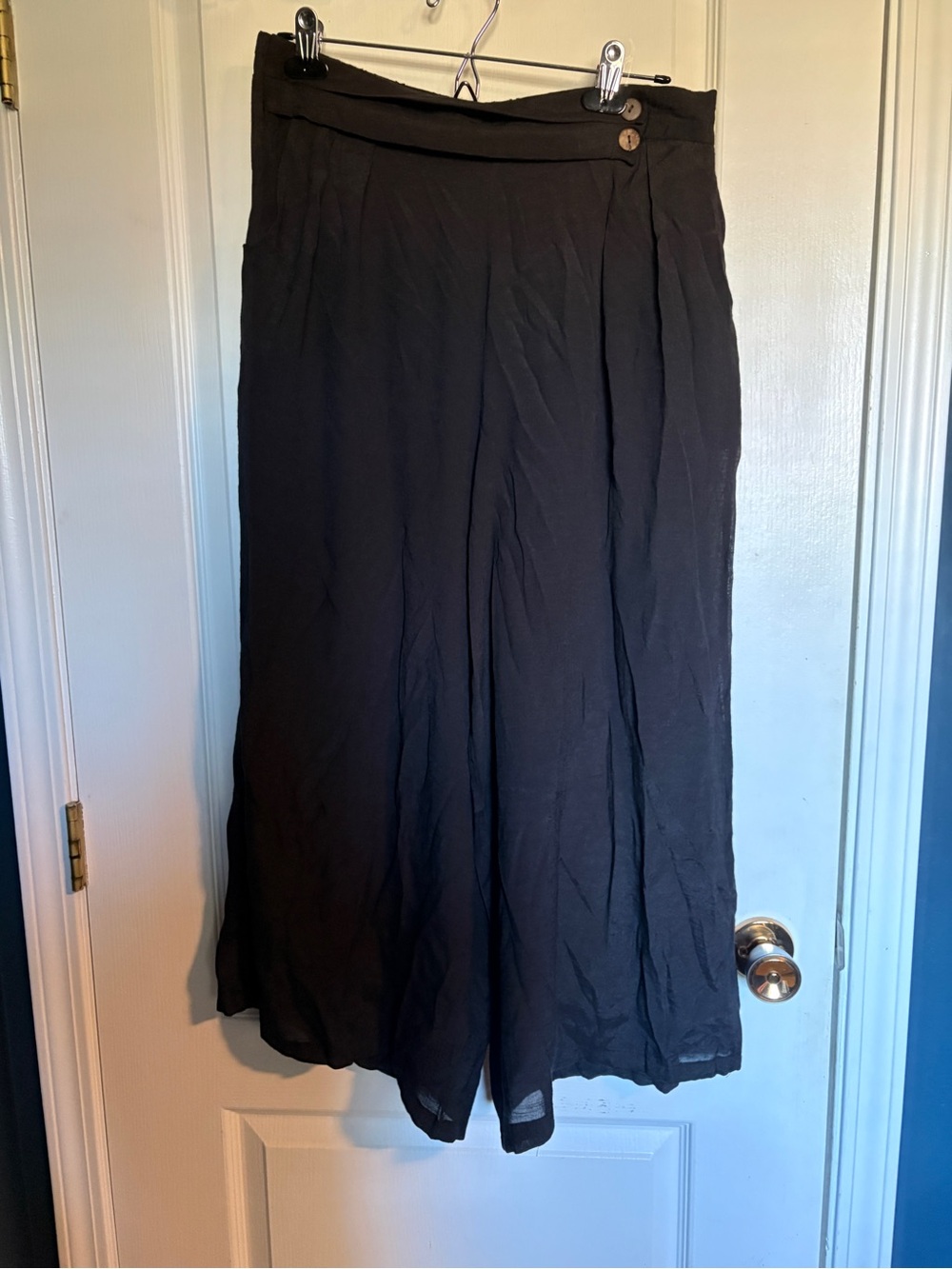 Elegant Black Wide Leg Pants with Button Waisr Detail